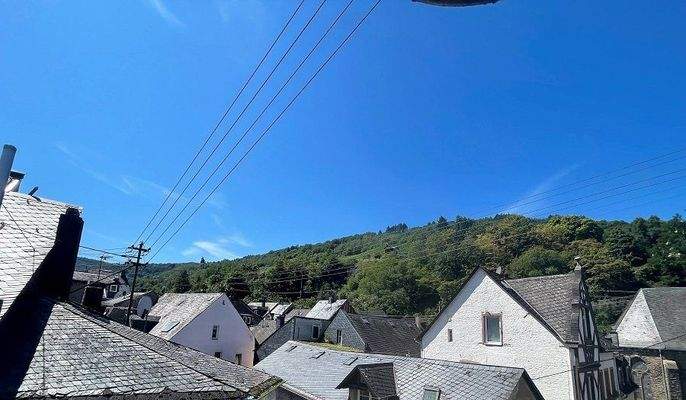 Blick vom Dachgeschoss-Fenster (Dachboden) 
