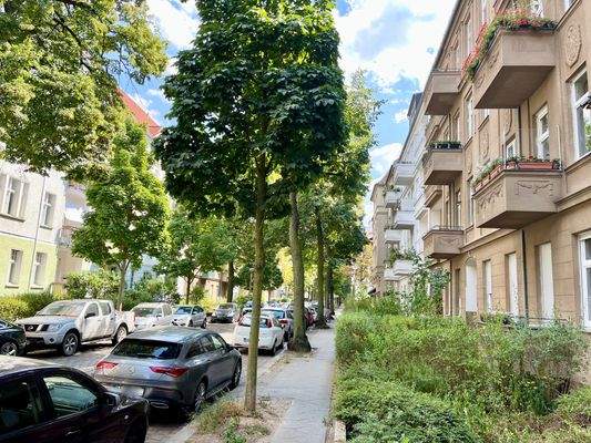 ruhige Seitenstraße.jpeg