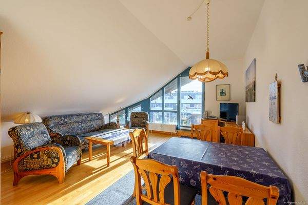 Wohn- und Essbereich, Zugang zum Balkon