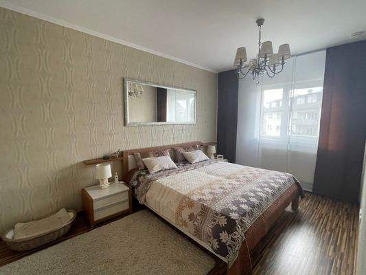 Großes helles Schlafzimmer!