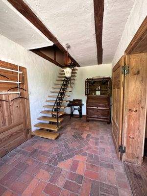 EG Flur Eingang mit Treppe.jpg