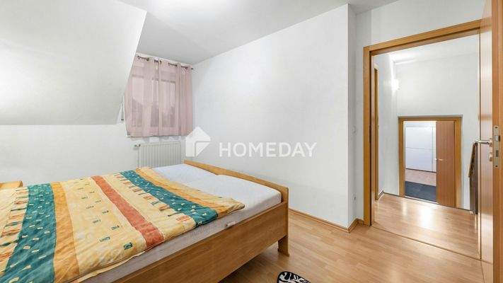 1. OG Schlafzimmer 2