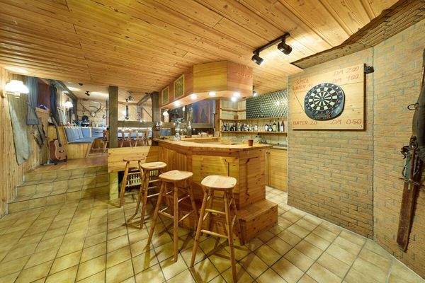 Vollausgestattete Kellerbar