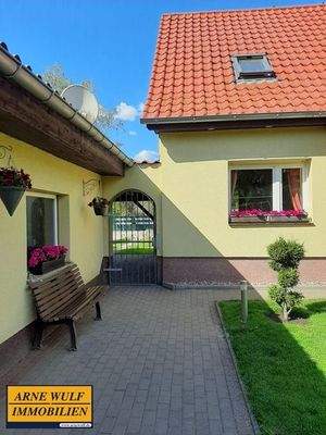 Durchgang zum Grundstück