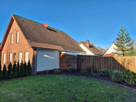 Ansicht m. Sichtschutzzaun