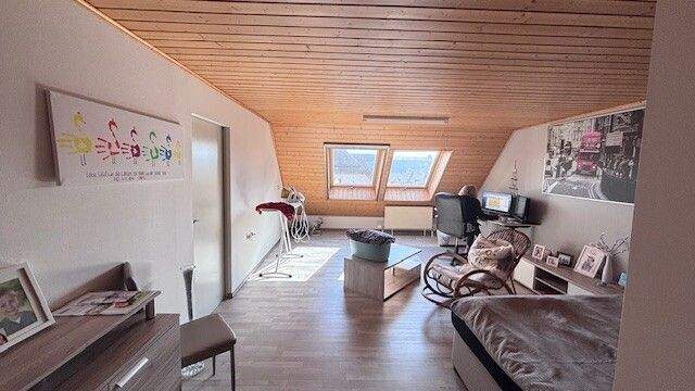 Das Arbeitszimmer im DG