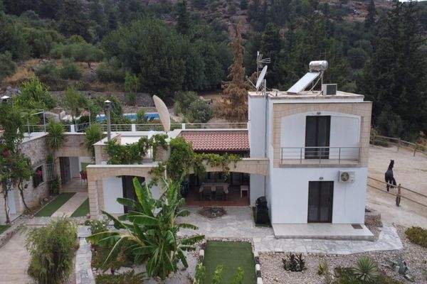 Kreta, Pemonia: Ruhiges und weitläufiges Anwesen zu verkaufen