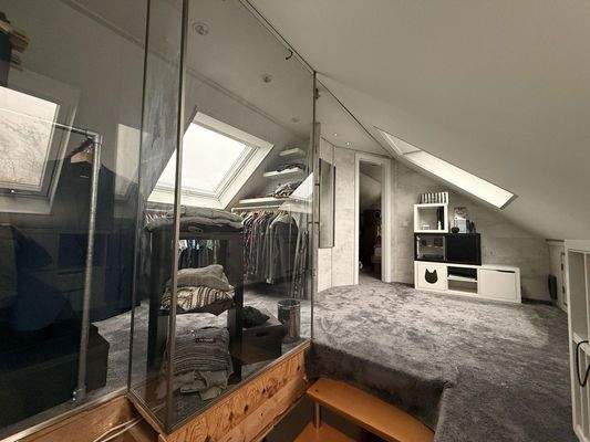 DG Flur mit Ankleideraum