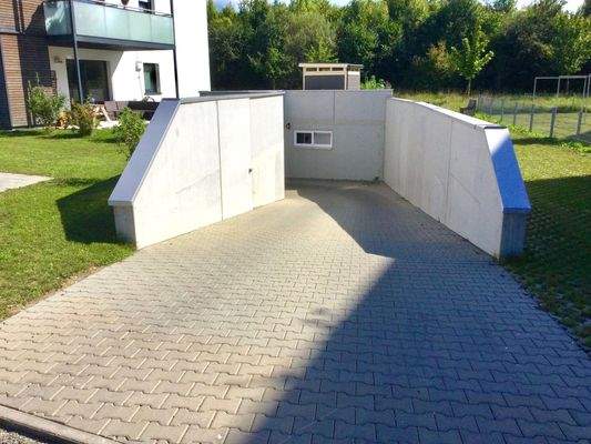 Tiefgaragenabfahrt