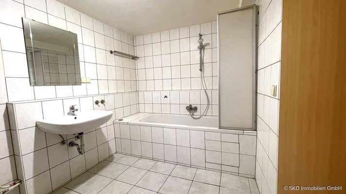 ...mit Badewanne