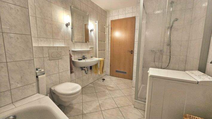 über 7 m² großes Badezimmer