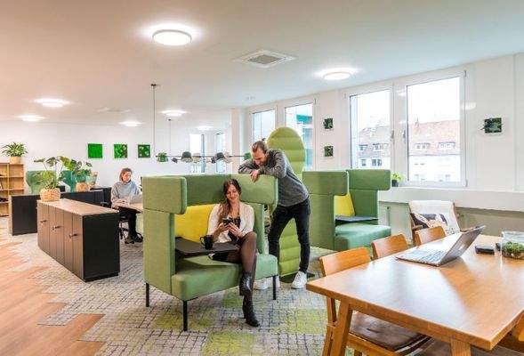 Schreibtisch im Coworking Space | Flat Mitgliedschaft