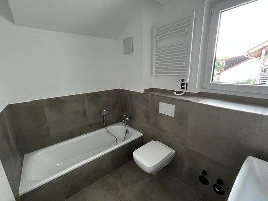 Bad OG Wanne u. Dusche