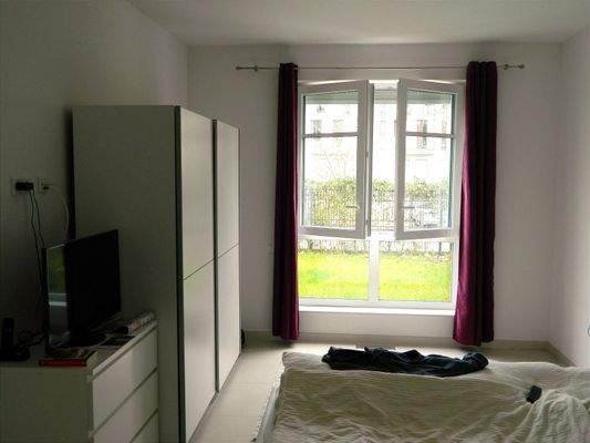 Schlafzimmer Beispiel möbliert