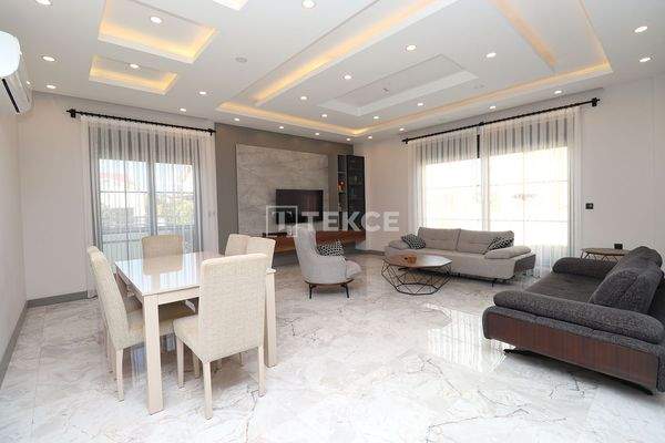 Villa with Pool and Mountain View in Döşemealtı, Antalya