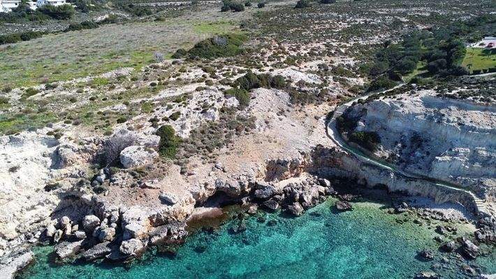 Kreta, Chorafakia Chania: Grosses Grundstück direkt am Meer mit unvergleichlichem Meerblick zu verkaufen