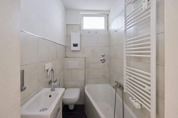 Modernisiertes Wannenbad