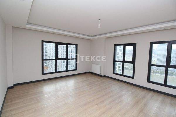 Apartments 100 Meters from the E-5 Highway in Esenyurt