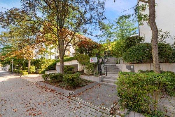 Zugang von der Straße