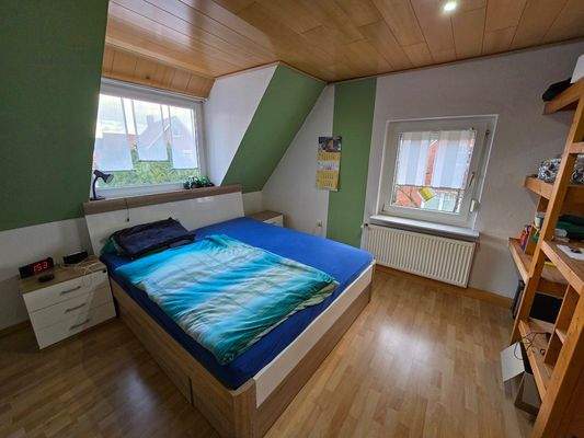 Schlafzimmer 2 DG