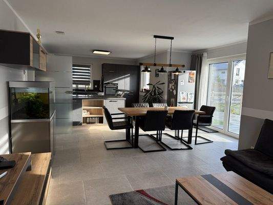 Blick zum Essbereich_Küche