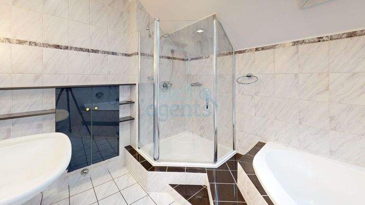 Volders-3-4-Zimmer-Wohnung-Bathroom 1