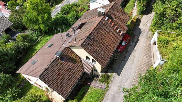 Wohnhaus und Doppelgarage