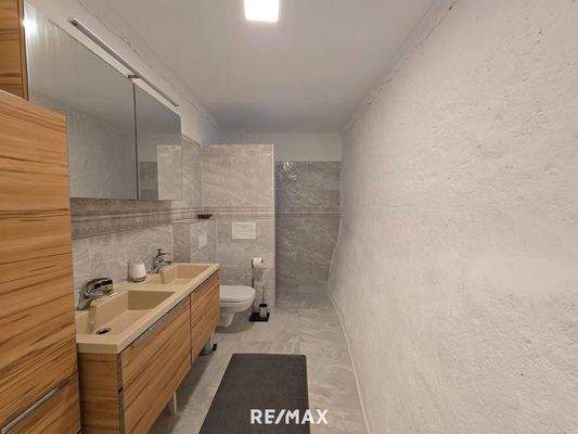 Badezimmer 2 mit Dusche und WC