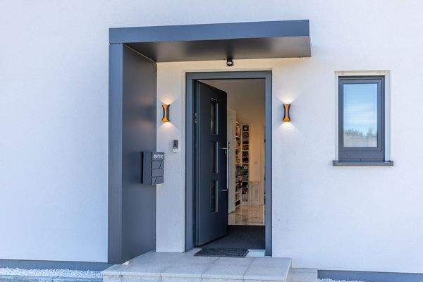 Neues und Nachhaltiges Einfamilienhaus mit geschmackvoller Ausstattung im Neubaugebiet.