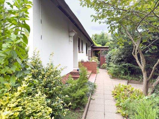 Weg zur Eingangstür