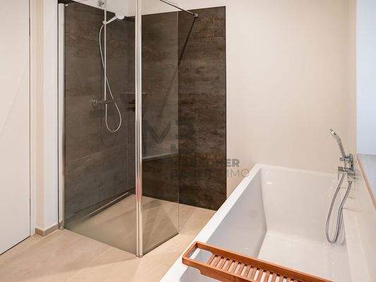 Bad im Obergeschoss - bagno al piano superiore