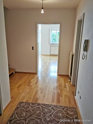Diele Richtung Wohnzimmer