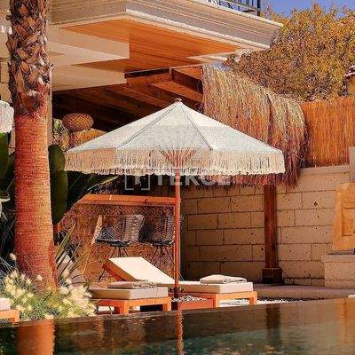 Boutique Hotel with Pool Close to Center and Beaches in Alaçatı Çeşme