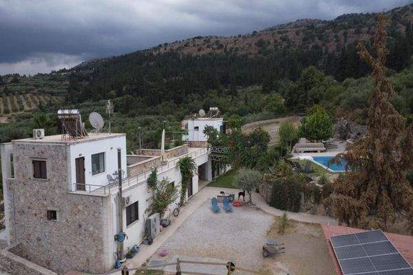 Kreta, Pemonia: Ruhiges und weitläufiges Anwesen zu verkaufen