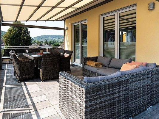 Geräumige Sonnenterrasse 