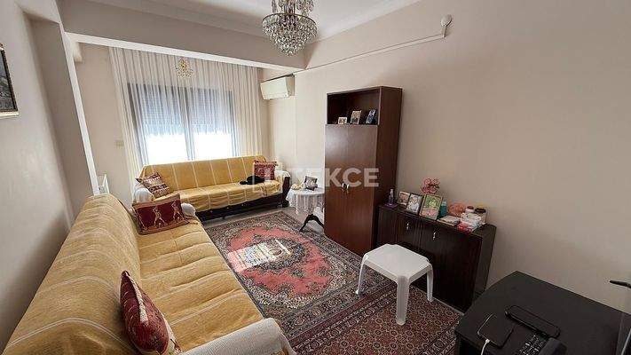 Apartment for Sale with Spacious Balconies in Karşıyaka İzmir