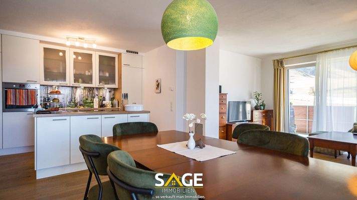 Küche mit Kochinsel