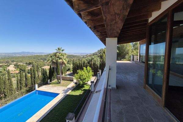 Traumhafte Villa mit Pool und Meerblick in Ses Rotgetes