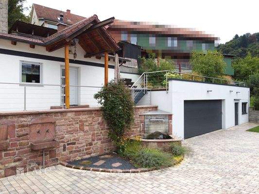 Wellnesshaus mit Brunnen 