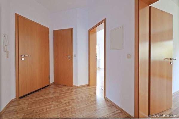 OG Wohnung links Diele