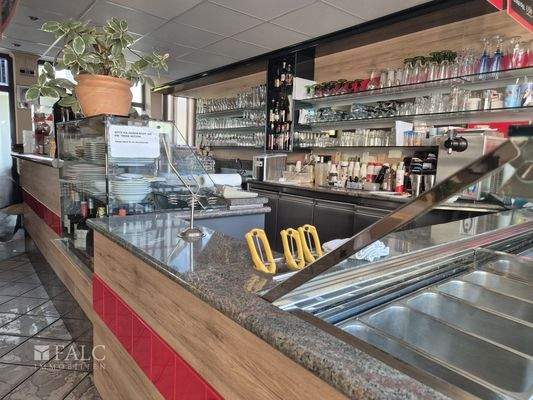 Theke mit Eisdielenbereich