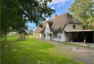 Reetdachhaus mit Carport