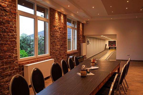 Saal &amp; Kegelbahn