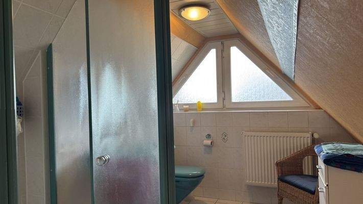 Duschbad im Spitzboden