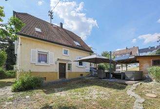 Frontansicht mit Freisitz