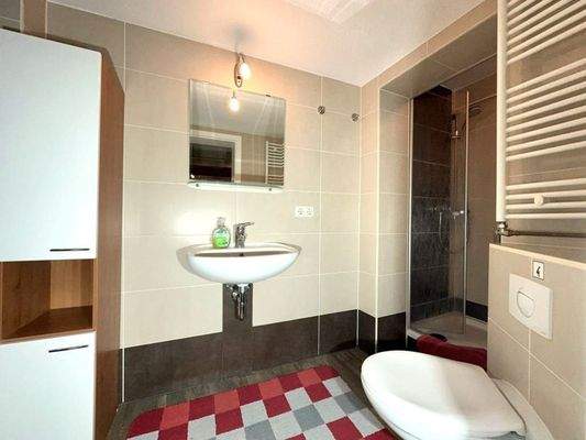 Dachgeschoss-Wohnung - Badezimmer