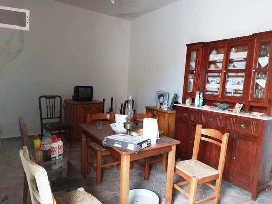 Ostkreta, Chamaizi: Traditionelles zweistöckiges Haus mit Innenhof zu verkaufen