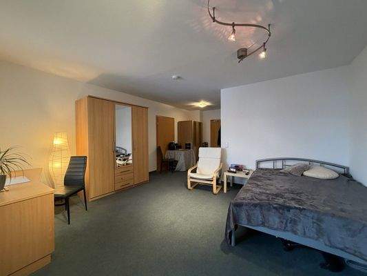 Wohnung mit Blick auf Küche und Eingang