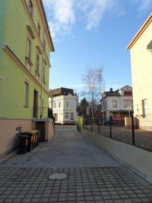 Die Hofeinfahrt vom Hof aus gesehen