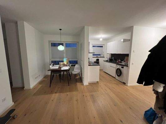 8 Wohn- und Essbereich